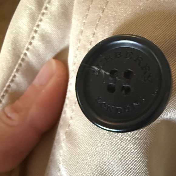 EUC flawless Burberry trench size 2 - Picture 4 of 10